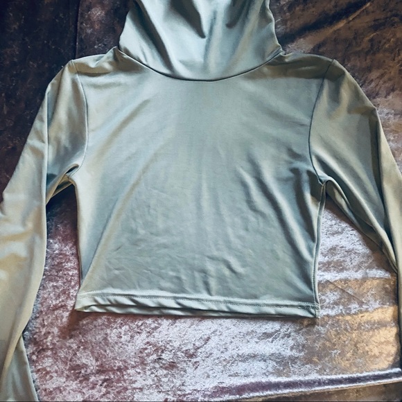 Basics Grey Long Sleeve Cropped Turtle Neck - Picture 2 of 10